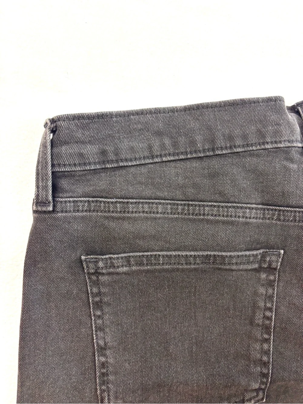 NWT GAP 5” Mid Rise Denim Girlfriend Boyfriend Cuff Shorts Faded Black (Size 31)
